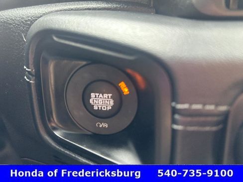 Used 2024 Jeep Wrangler Unlimited Sahara AWD/4WD image 17