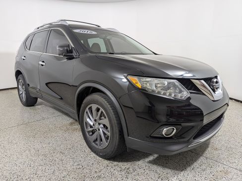 Used 2016 Nissan Rogue SL image 1