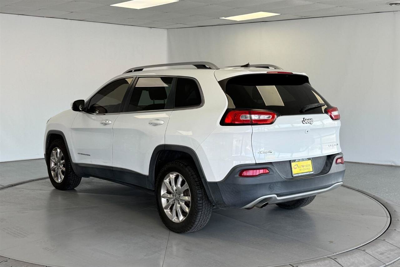 Used 2017 Jeep Cherokee Limited AWD/4WD image 6