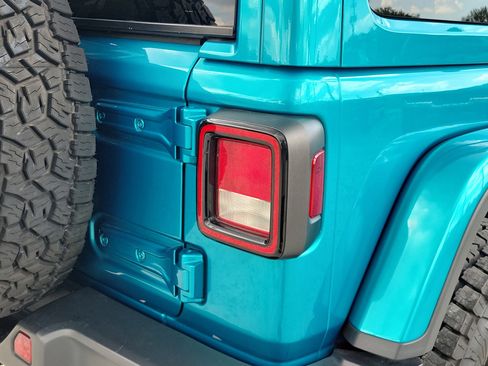 Used 2019 Jeep Wrangler Unlimited Rubicon AWD/4WD image 11