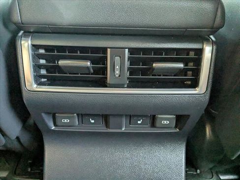 Used 2024 Lexus GX 550 AWD/4WD image 18