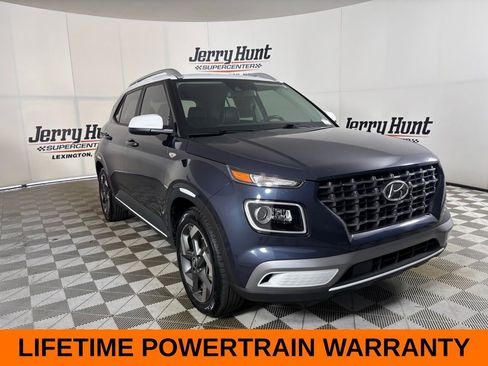Used 2022 Hyundai Venue Limited image 4