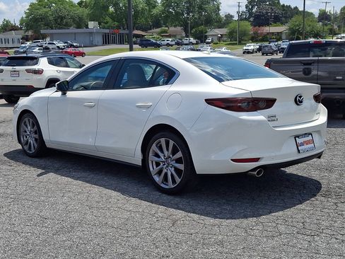 Used 2019 MAZDA MAZDA3 Sedan w/ Preferred Package FWD image 4