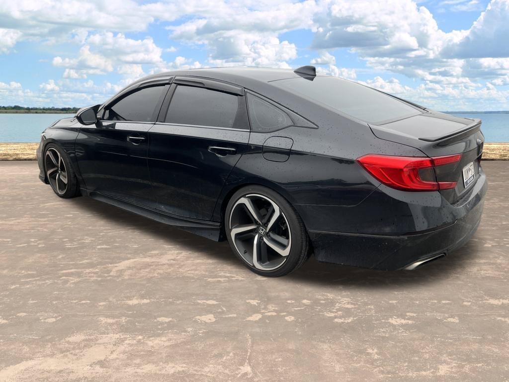 Used 2018 Honda Accord Sport image 4