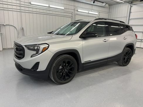 Used 2020 GMC Terrain SLE w/ Driver Convenience Package AWD/4WD image 9