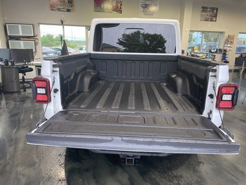 Used 2021 Jeep Gladiator Mojave AWD/4WD image 17