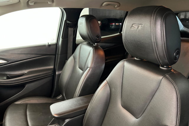Used 2024 Buick Encore GX Sport Touring FWD image 16