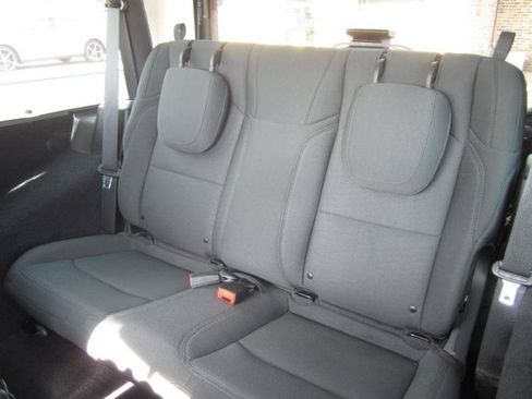 Used 2020 Jeep Wrangler Sport AWD/4WD image 12