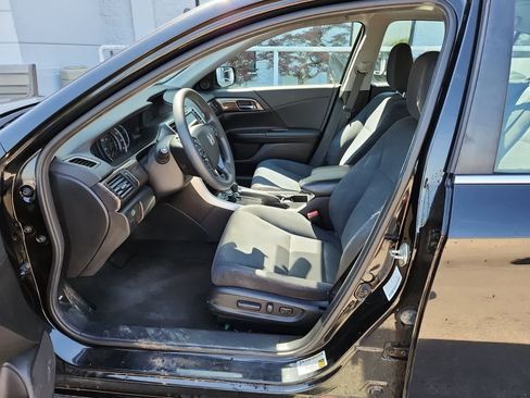 Used 2016 Honda Accord EX image 15