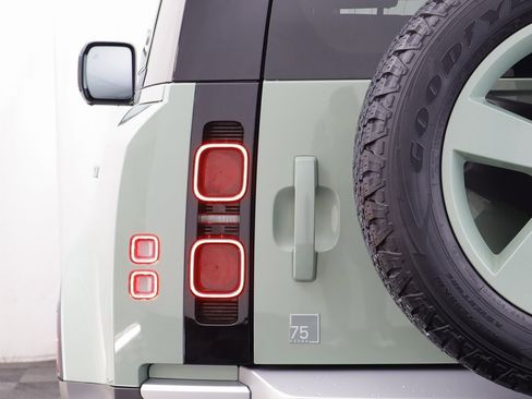 Used 2023 Land Rover Defender 110 75th Limited Edition image 20