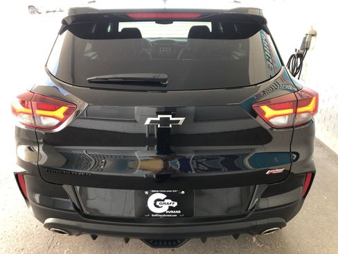 Used 2023 Chevrolet TrailBlazer RS w/ Technology Package FWD image 7