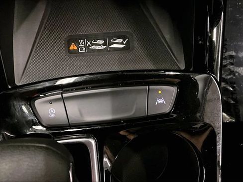 Used 2025 Chevrolet Trax ACTIV w/ Sunroof Package FWD image 37