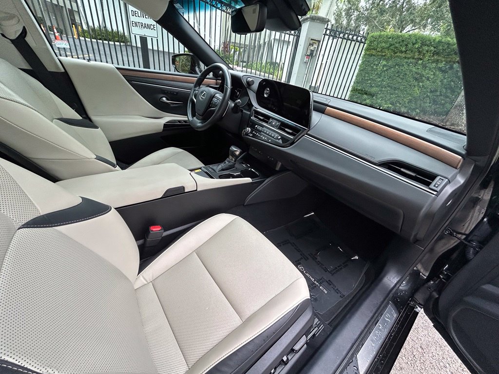 Used 2025 Lexus ES 350 w/ Premium Package FWD image 30
