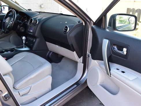 Used 2011 Nissan Rogue SV w/ SL Pkg AWD/4WD image 16