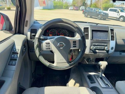 Used 2017 Nissan Frontier SV AWD/4WD image 14