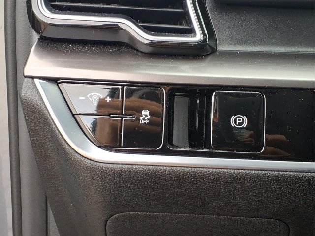 Used 2023 Kia Sportage EX FWD image 16