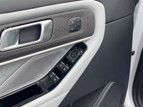 New 2026 Ford Explorer Platinum w/ LUX Leather Package image 10