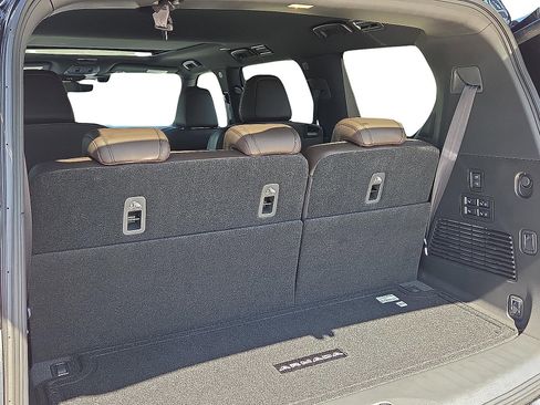 New 2025 Nissan Armada Platinum Reserve image 9