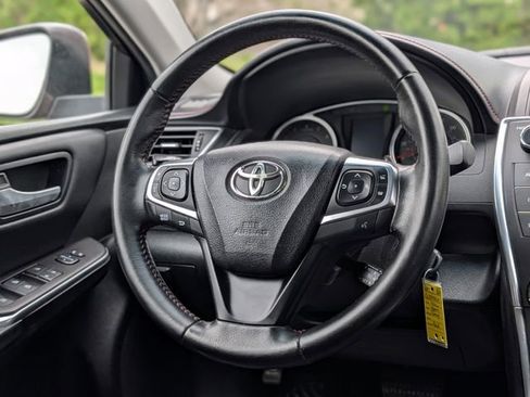 Used 2016 Toyota Camry SE FWD image 14