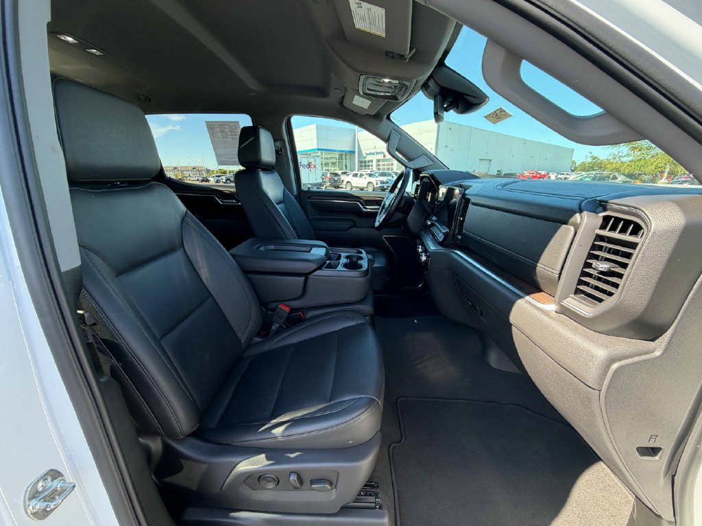 Used 2025 GMC Sierra 1500 SLT AWD/4WD image 23