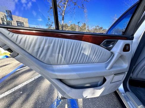 Used 1997 Mercedes-Benz E 320 Sedan image 27
