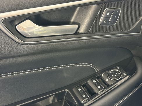 Used 2017 Ford Edge Titanium w/ Equipment Group 301A image 17