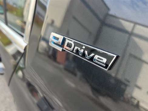 Used 2018 BMW 530e RWD image 10
