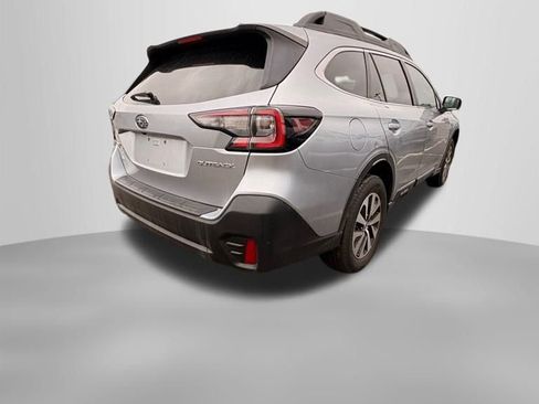 Used 2020 Subaru Outback Premium image 8