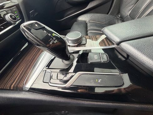 Used 2019 BMW 530i w/ Convenience Package RWD image 13