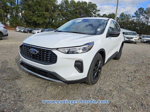 Used 2023 Ford Escape Active w/ Cold Weather Package image 2