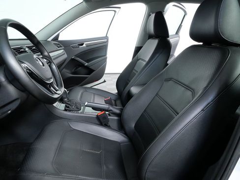 Used 2016 Volkswagen Passat 1.8T SE image 5