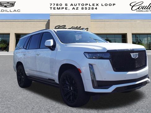 Certified 2024 Cadillac Escalade Sport Platinum w/ LPO, ONYX Package AWD/4WD image 3