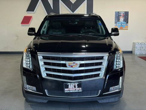 Used 2019 Cadillac Escalade ESV Premium Luxury AWD/4WD image 2