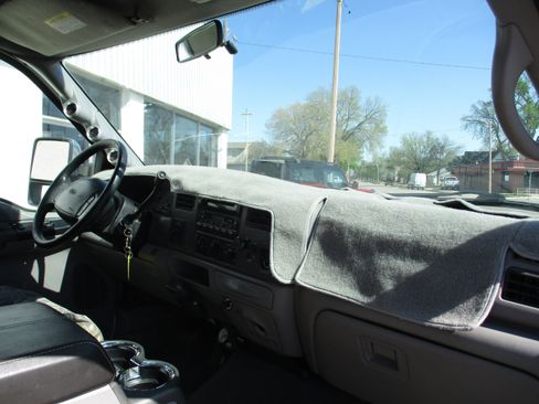 Used 2001 Ford F250 Lariat AWD/4WD image 22
