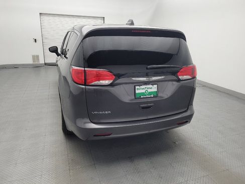 Used 2021 Chrysler Voyager LX FWD image 6