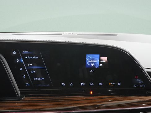 Used 2022 Cadillac Escalade Luxury AWD/4WD image 10