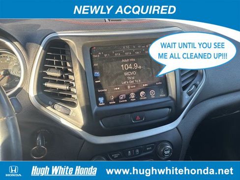 Used 2015 Jeep Cherokee Trailhawk image 8