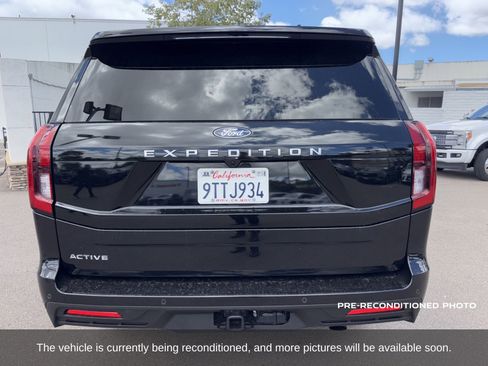 Used 2025 Ford Expedition Active RWD image 7