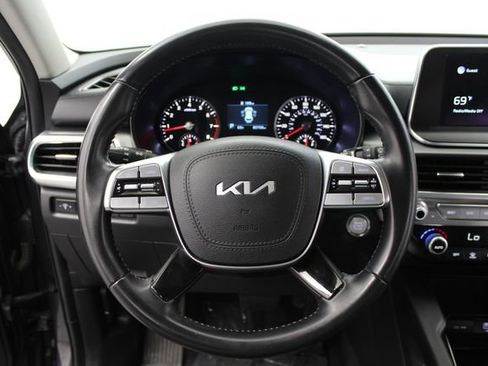 Used 2022 Kia Telluride LX AWD/4WD image 22