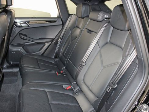 Certified 2026 Porsche Macan image 35