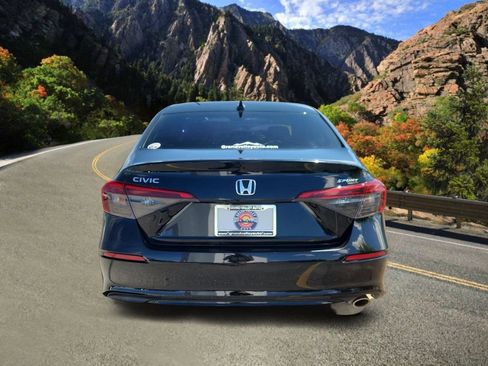 Used 2022 Honda Civic Sport image 4