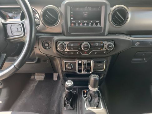 Used 2018 Jeep Wrangler Unlimited Sport S AWD/4WD image 14