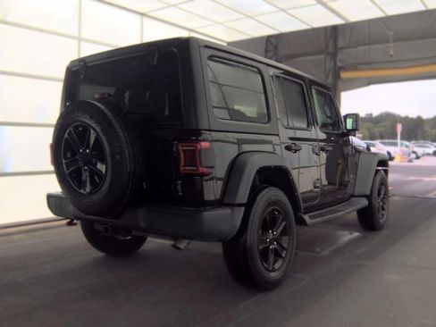 Used 2022 Jeep Wrangler Unlimited Sport AWD/4WD image 2