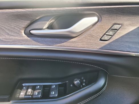 Used 2024 Jeep Grand Cherokee L Overland w/ Trailer Tow Package image 27