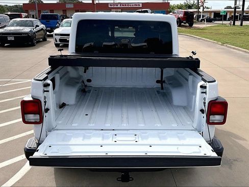 Used 2025 Jeep Gladiator Sport AWD/4WD image 14