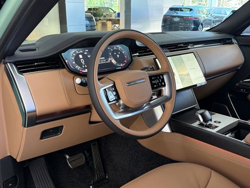 New 2026 Land Rover Range Rover SV AWD/4WD image 4