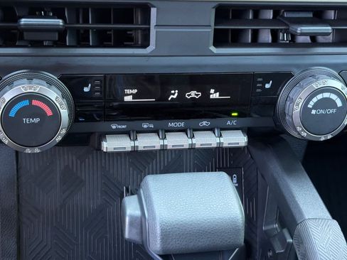 Used 2026 Toyota Tacoma SR5 AWD/4WD image 21