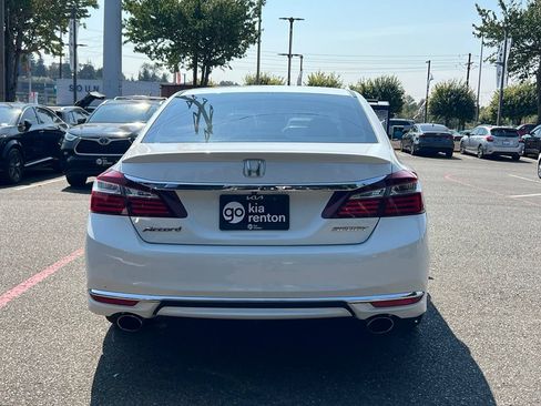 Used 2016 Honda Accord Sport image 10