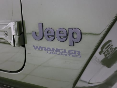Used 2021 Jeep Wrangler Unlimited Sahara image 14