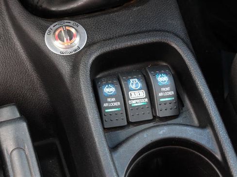 Used 2012 Jeep Wrangler Unlimited Rubicon w/ Dual Top Group AWD/4WD image 28